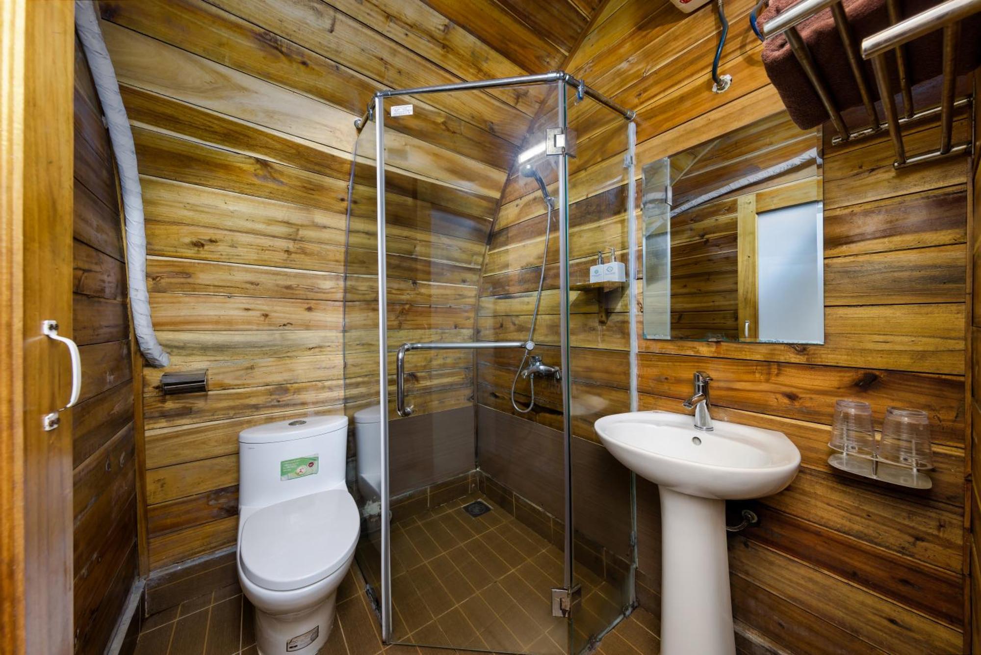 Catba Backpackers Hostel & Pool Bar Chan Chau Bagian luar foto